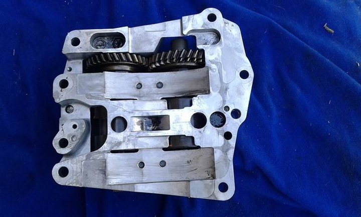 фото №2, Насос масла toyota avensis ii t25 2,2 d4d !