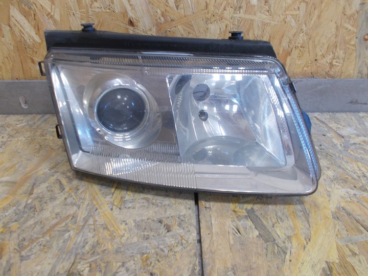 фото №1, Лампа правая правые ксенон vw passat b5 3b 1996-2000r