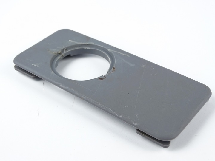 фото №1, Mercedes w638 zaśelpka підлоги кріпильна wykładzine