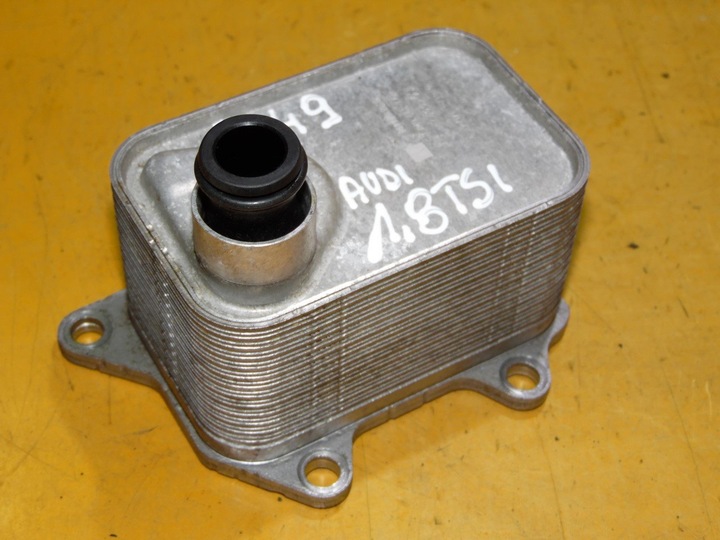 фото №1, Радиаторов масла a1 a4 a5 1.8 tsi cns 06l117021e