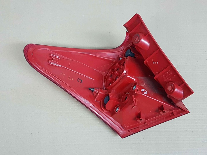 фото №3, Auris ii 12-15 лампа зад задня права led світлодіодна hb