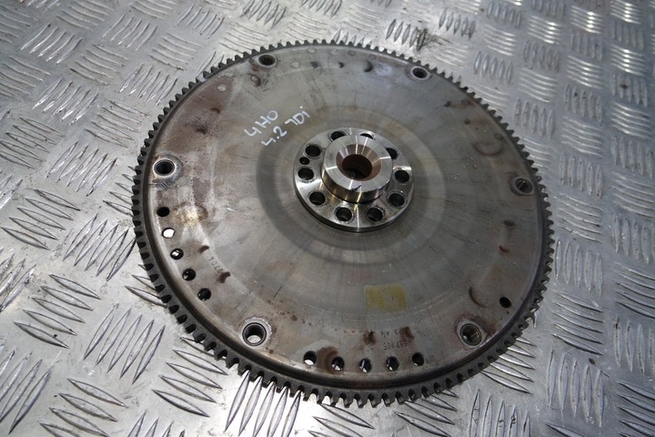 фото №1, Колесо маховики audi a8 4h 4.2 tdi 057105323ah