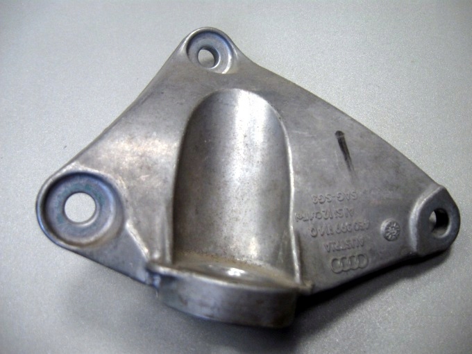 фото №1, Поддержка коробки правая audi a8/s8 4e0399114q