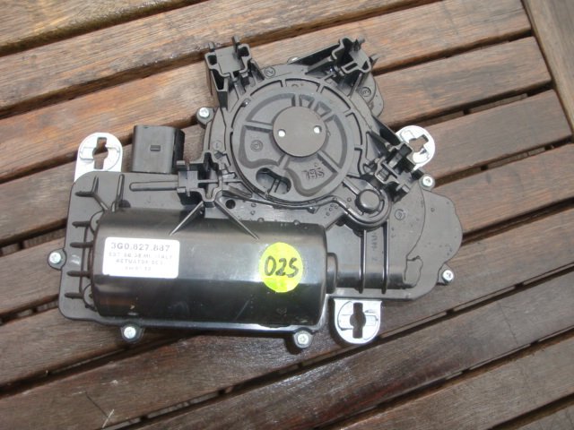 фото №1, Двигунчик замок кришки доводчик vw b8 3g0827887