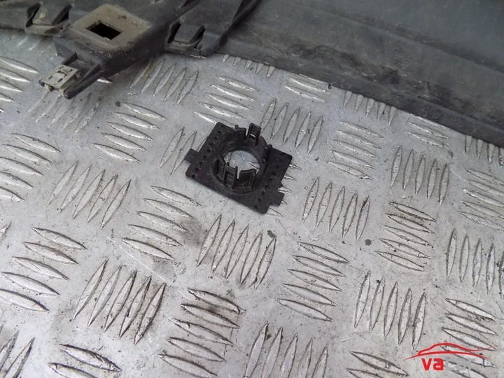 фото №10, Бампер зад версія pod 6pdc колір lc5b версія pod hak vw touran ii 2016+