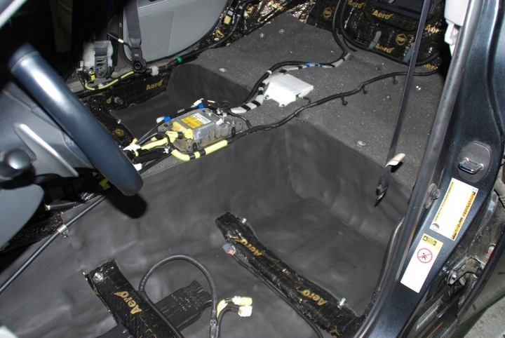 фото №11, Коврик пена шумопоглощающая водонепроницаемый з klejem 13mm изоляция termoizolacja