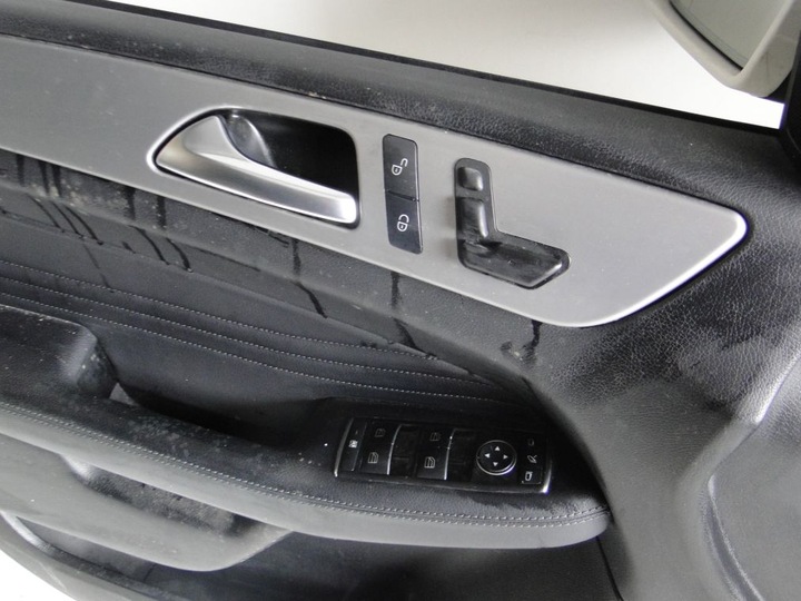 фото №10, Mercedes ml w166 обивка дверь правые левая кожа