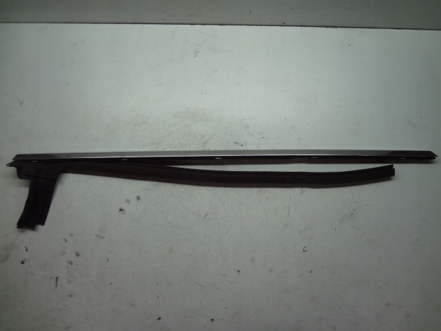 фото №1, Mercedes cls w219 планка хром дверь левая зад