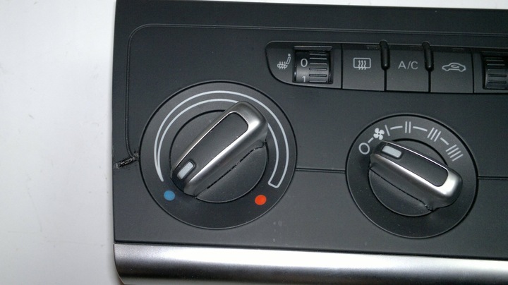 фото №5, Audi q3 рестайлінг панель керування клімат 8u0820047e