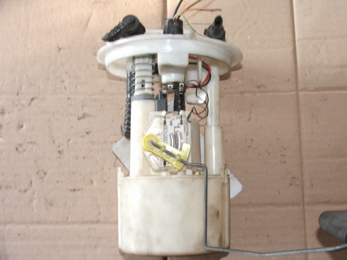 фото №1, Насос топлива renault clio ii 1.2 7700416988