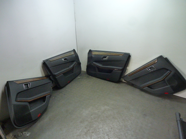 фото №1, Боковина обивка дверь левый зад mercedes w212