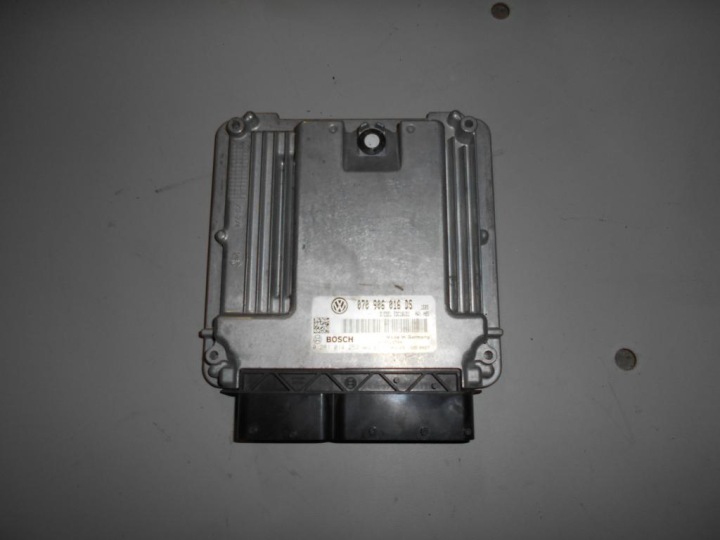 computer of the engine VW T5 2.5 TDI 070906016DS