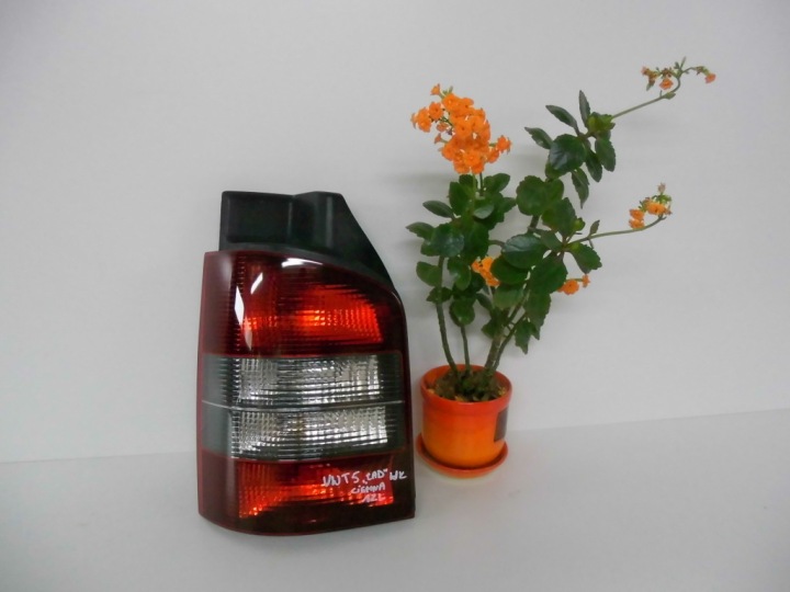 VW T5 Transporter Licht heck links ciemna unter klape OM = 7H5945095N