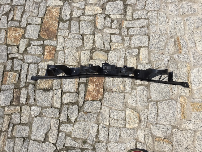 фото №1, Ford mondeo mk4 напрямна кронштейн w бампер задній