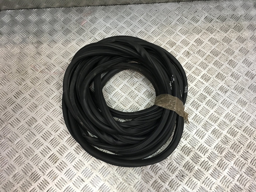 фото №1, Прокладка дверь vw touareg 7p6