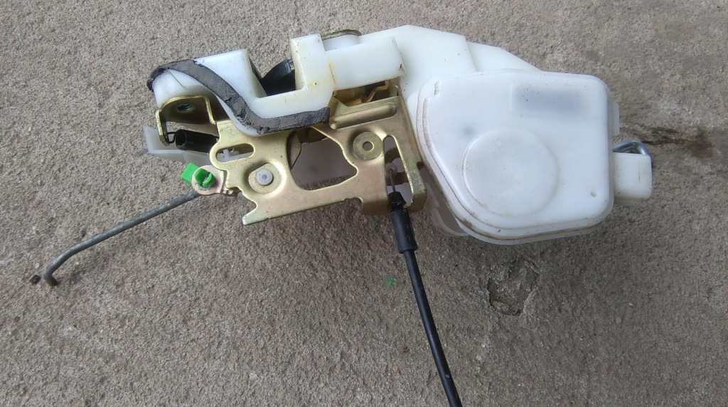 фото №4, Mitsubishi space runner 99-02 замок правий передній