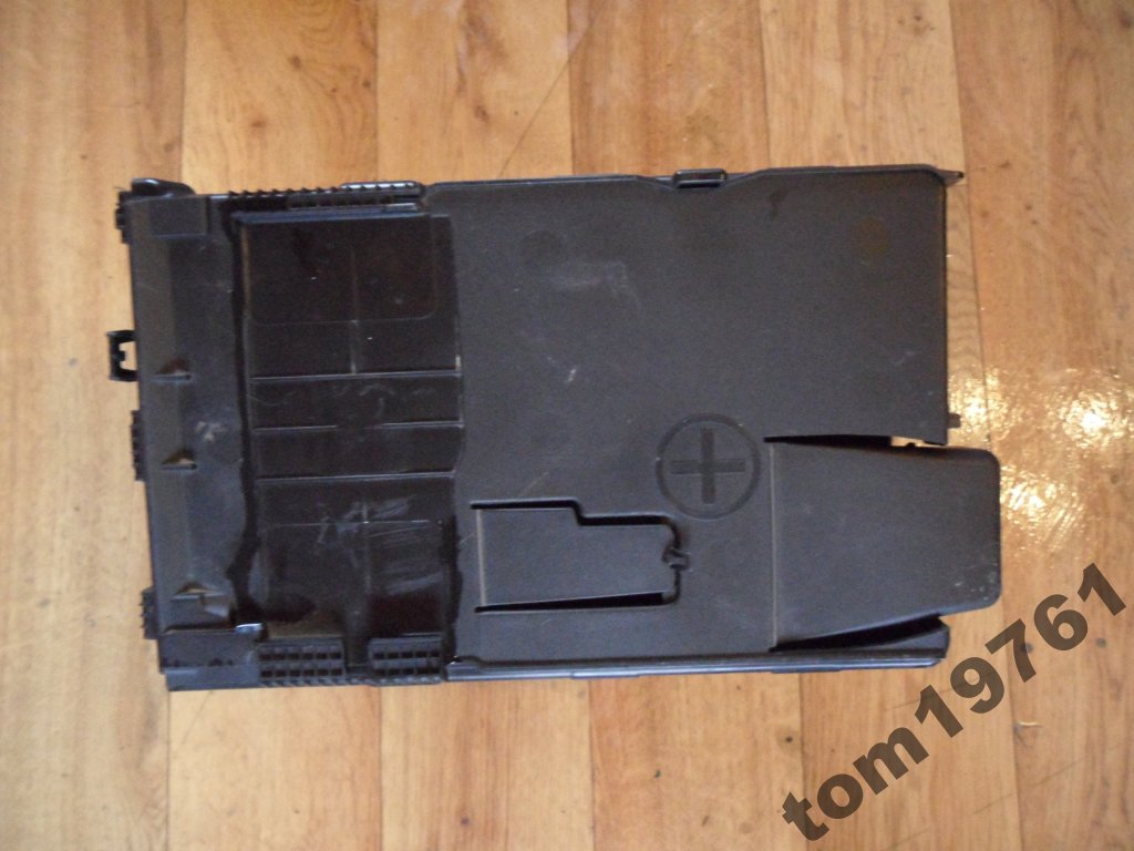 фото №1, Корпус аккумулятор do peugeot 5008