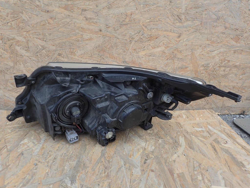 Лампа правая фара правый subaru forester 08-12r с Разборки