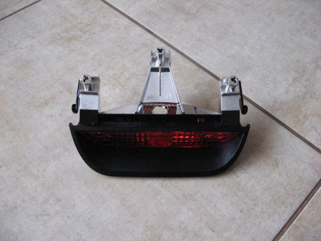 фото №1, Третій світло стоп --- dacia duster !!!