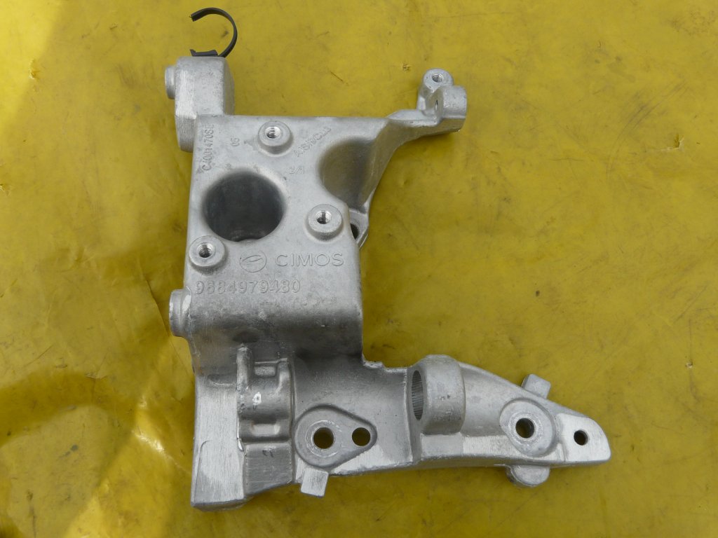 фото №1, Peugeot 208 кронштейн генератора 1.4 hdi