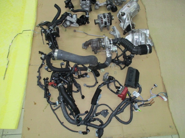 Коллектор впускной  генератор стартер qashqai 1,2t Оригинал