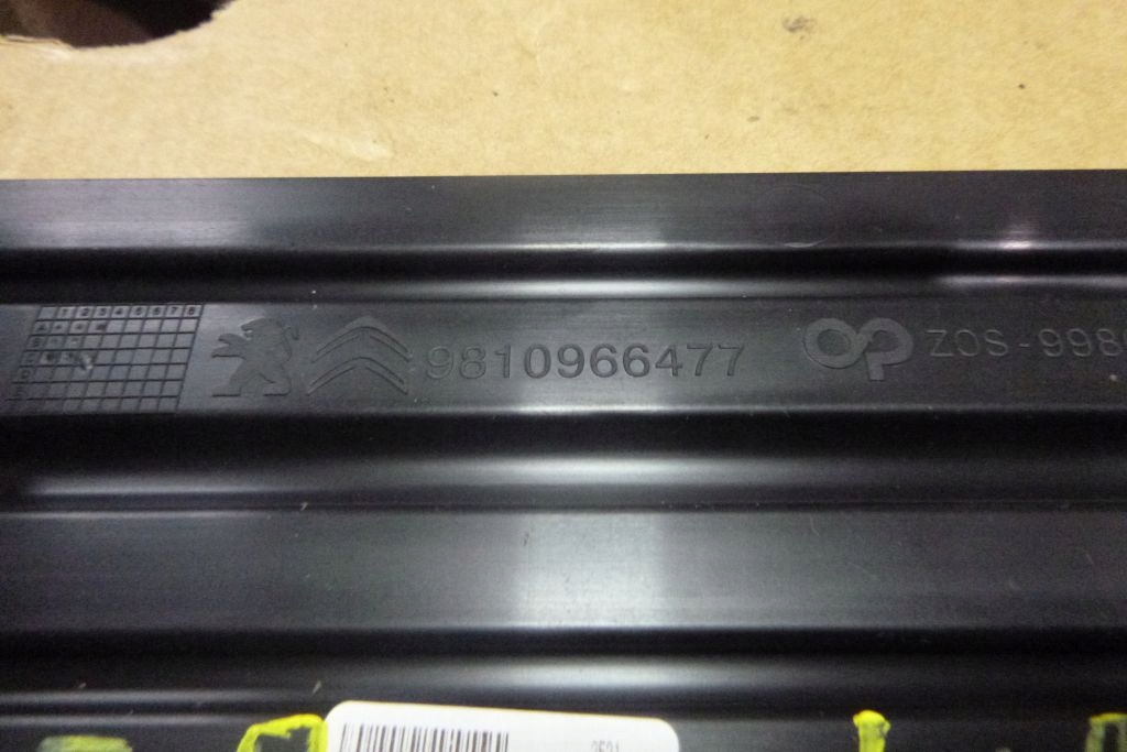 фото №8, Partner iii berlingo 3 решітка бампера перед