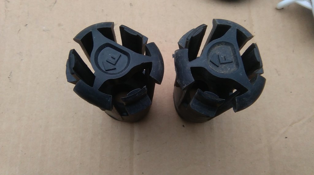 фото №1, Mazda 3 03-09 отбойник поперечина кронштейн радиатора