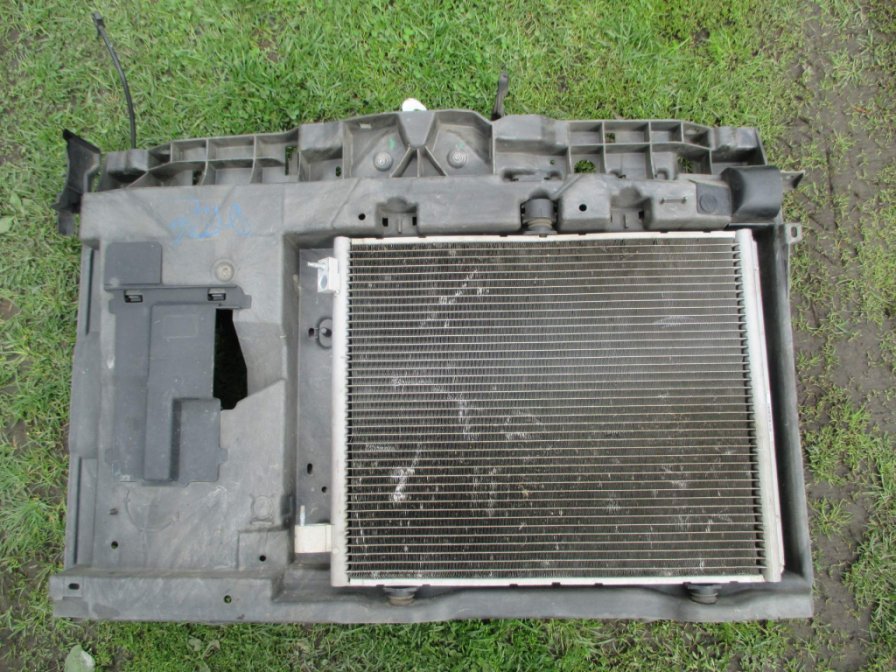 фото №1, Pas передній радіатор citroen c3 ds3 09-