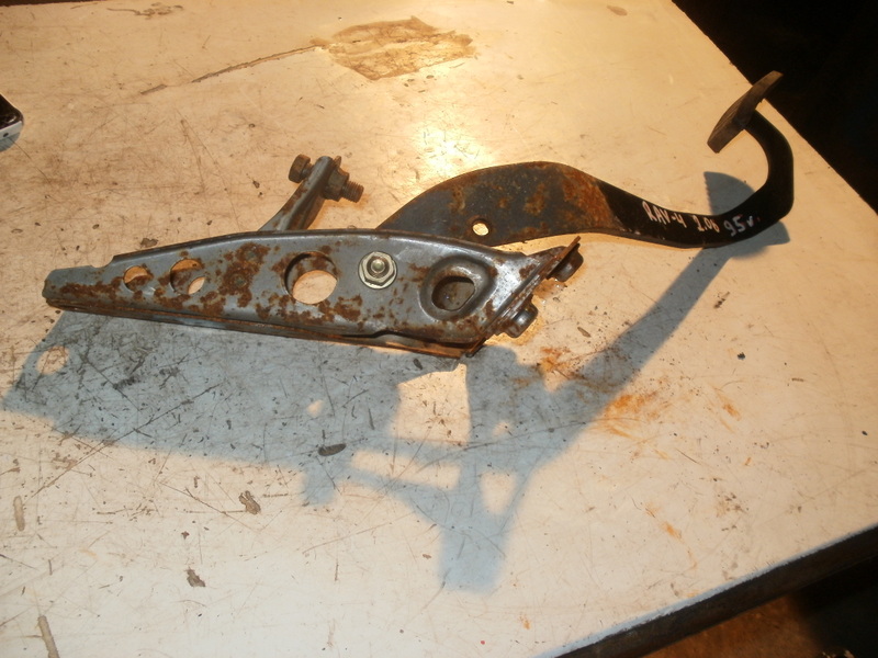 фото №1, Педаль тормоза toyota rav4 2.0b 95r.