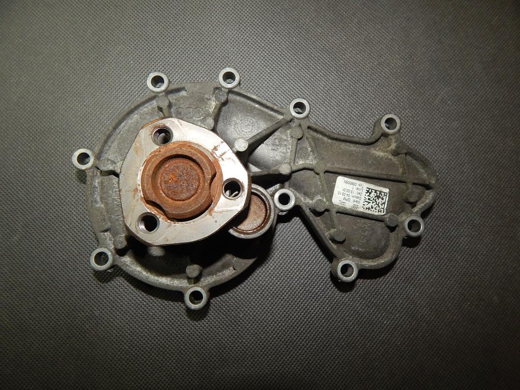 фото №2, Audi a7 4g насос wody 059121005n