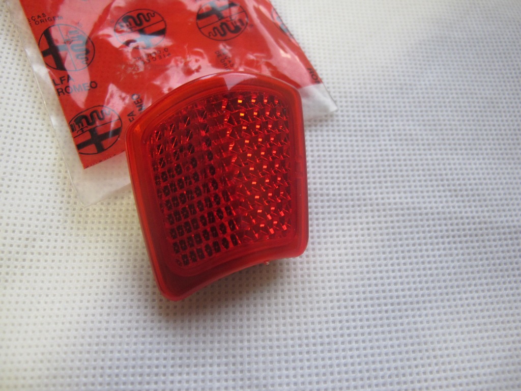 фото №1, Лампа отражатель дверь правый перед alfa romeo 166