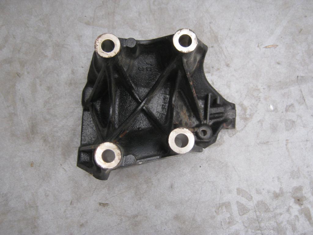 Купити Audi оригінальний номер 04l131158c