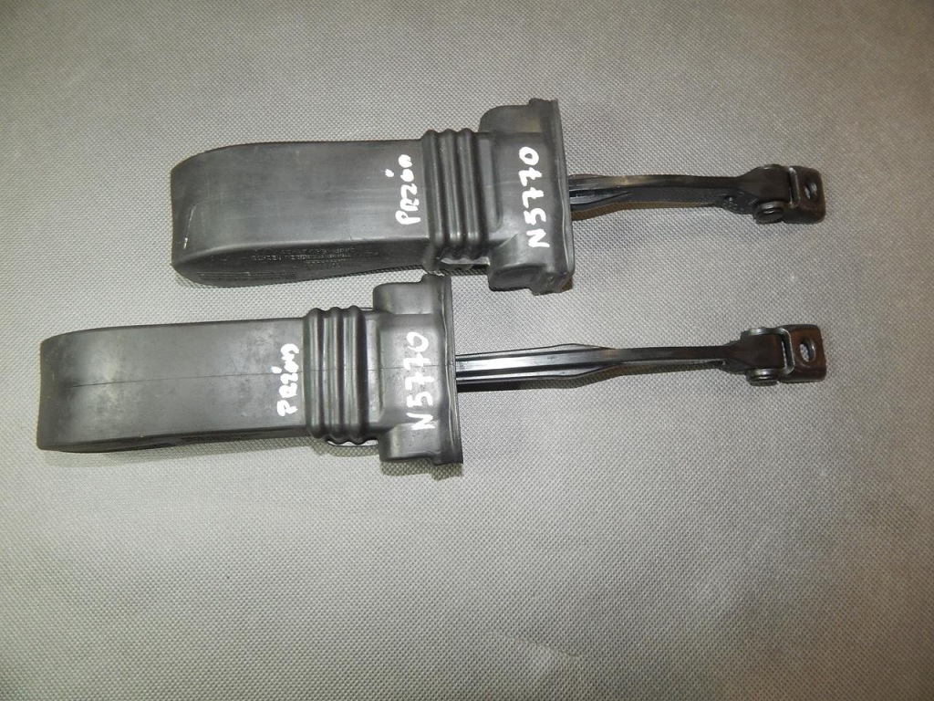 фото №1, Audi a7 4g ограничитель дверь перед 4g8837249a