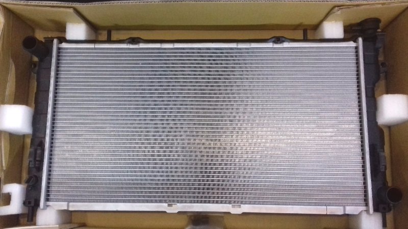 Купить Радиатор воды chrysler town&country 2001/04