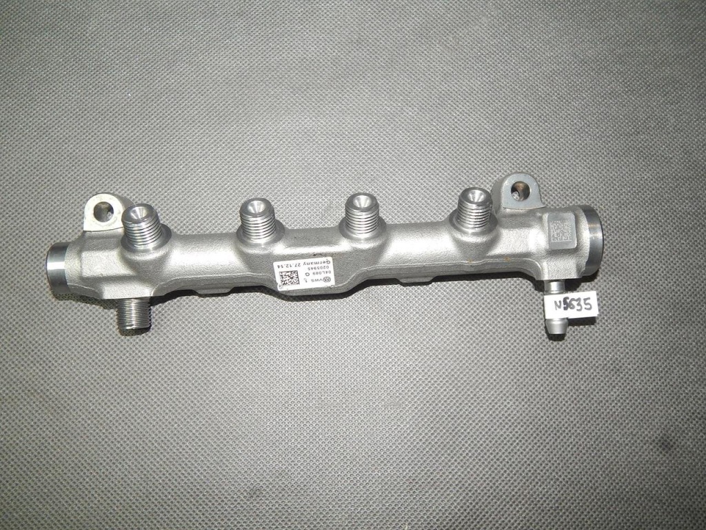 фото №1, Vw passat b8 2.0 tdi молдинг впрыскная 04l089g