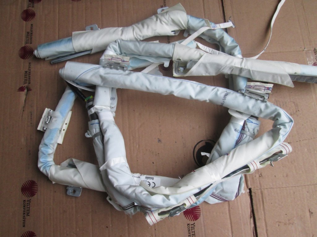 фото №1, Шторка безпеки nissan pulsar права