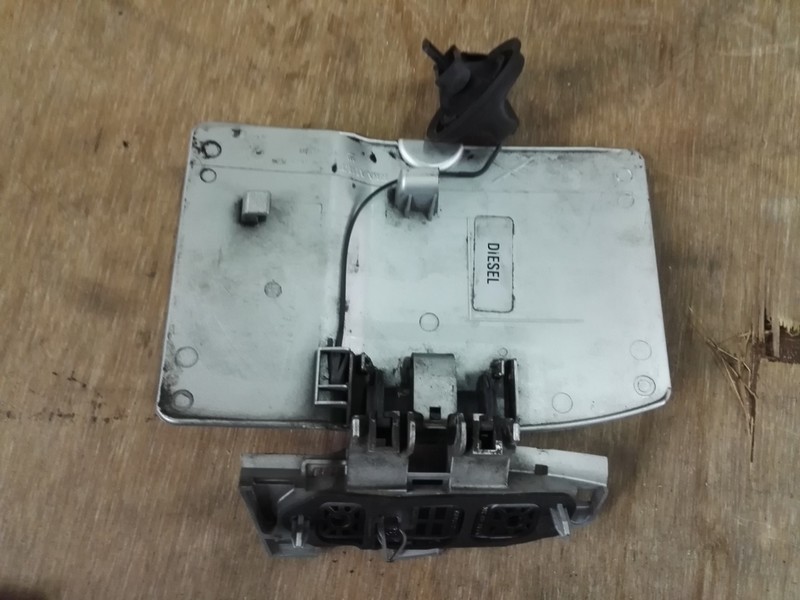 фото №6, Кришка заливної пального trafic vivaro 07- срібляста 147