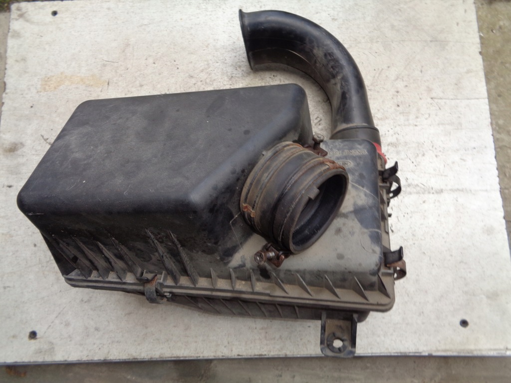 фото №1, Корпус фильтра воздуха kia carens ii 2.0 crdi