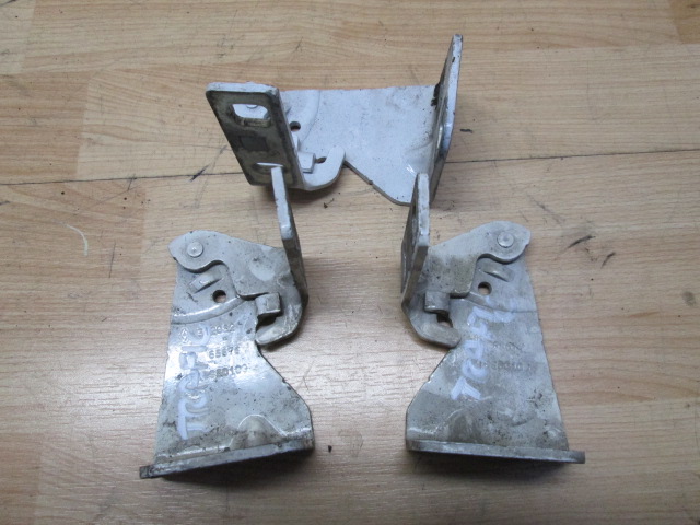 фото №1, Петля петлі двері renault trafic