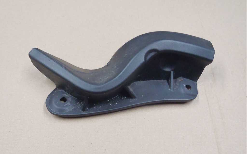 фото №1, Yaris iii 11-17 прокладка захист кришки багажника