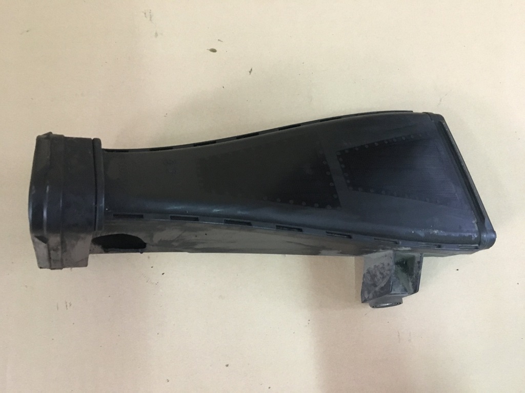 фото №1, Audi r8 канал труба воздухозаборник воздуха 420129928