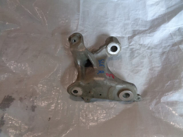 фото №1, Scenic iv кронштейн стабилизатора правое 548500910r