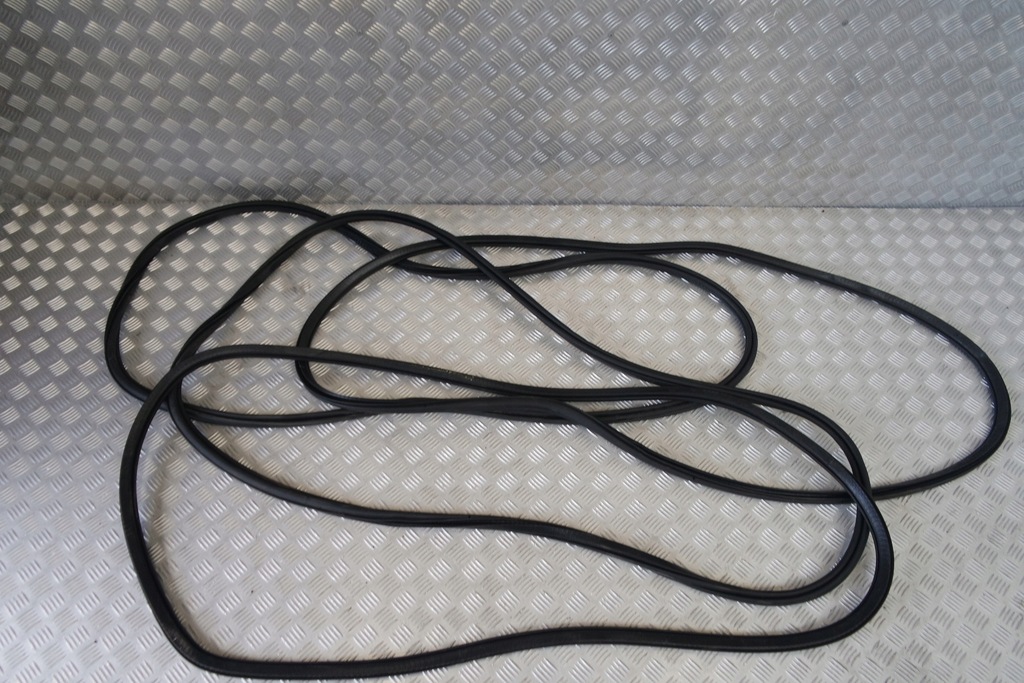 фото №1, Volvo xc90 ii прокладка двері ліва задня 2015-