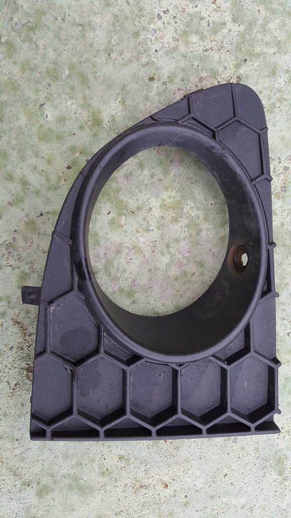 фото №1, Решётка рамка противотуманная фара правая fiat punto evo