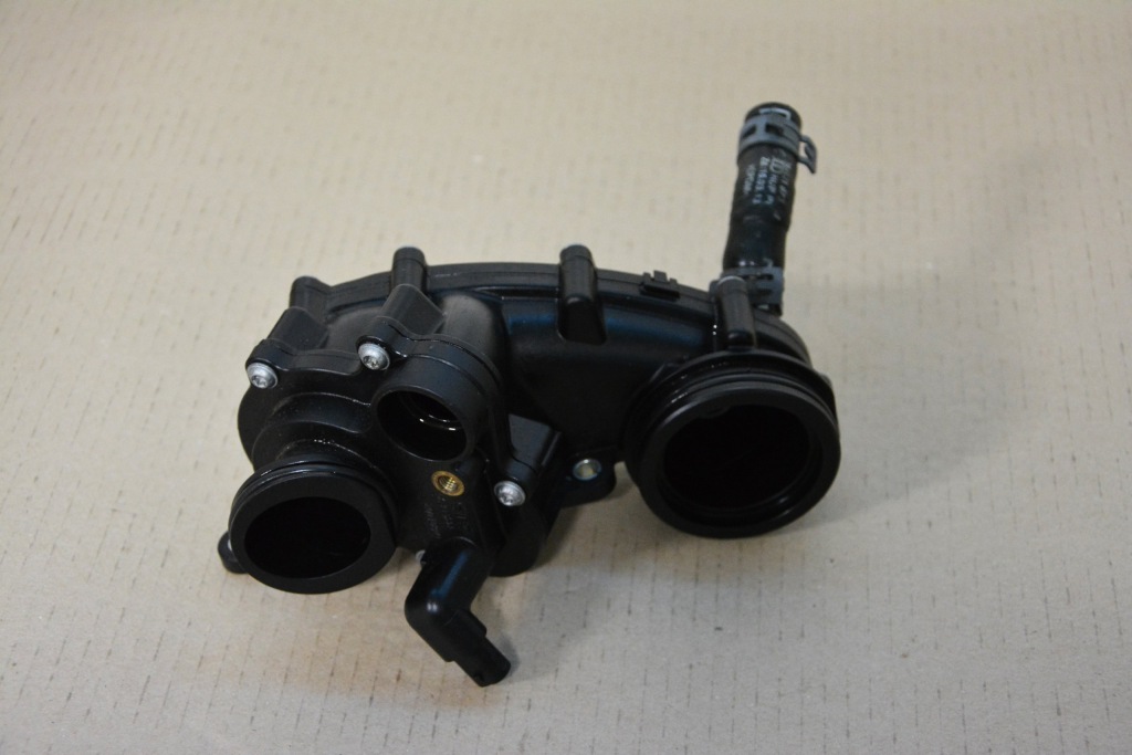 фото №1, 059121111bj audi a4 8w b9 a6 tdi корпус термостат