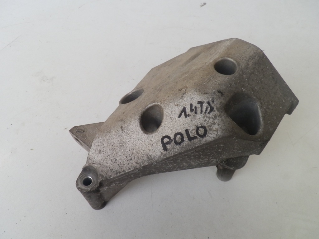 фото №1, Vw polo iv 9n 1.4 tdi кронштейн двигателя 045199207