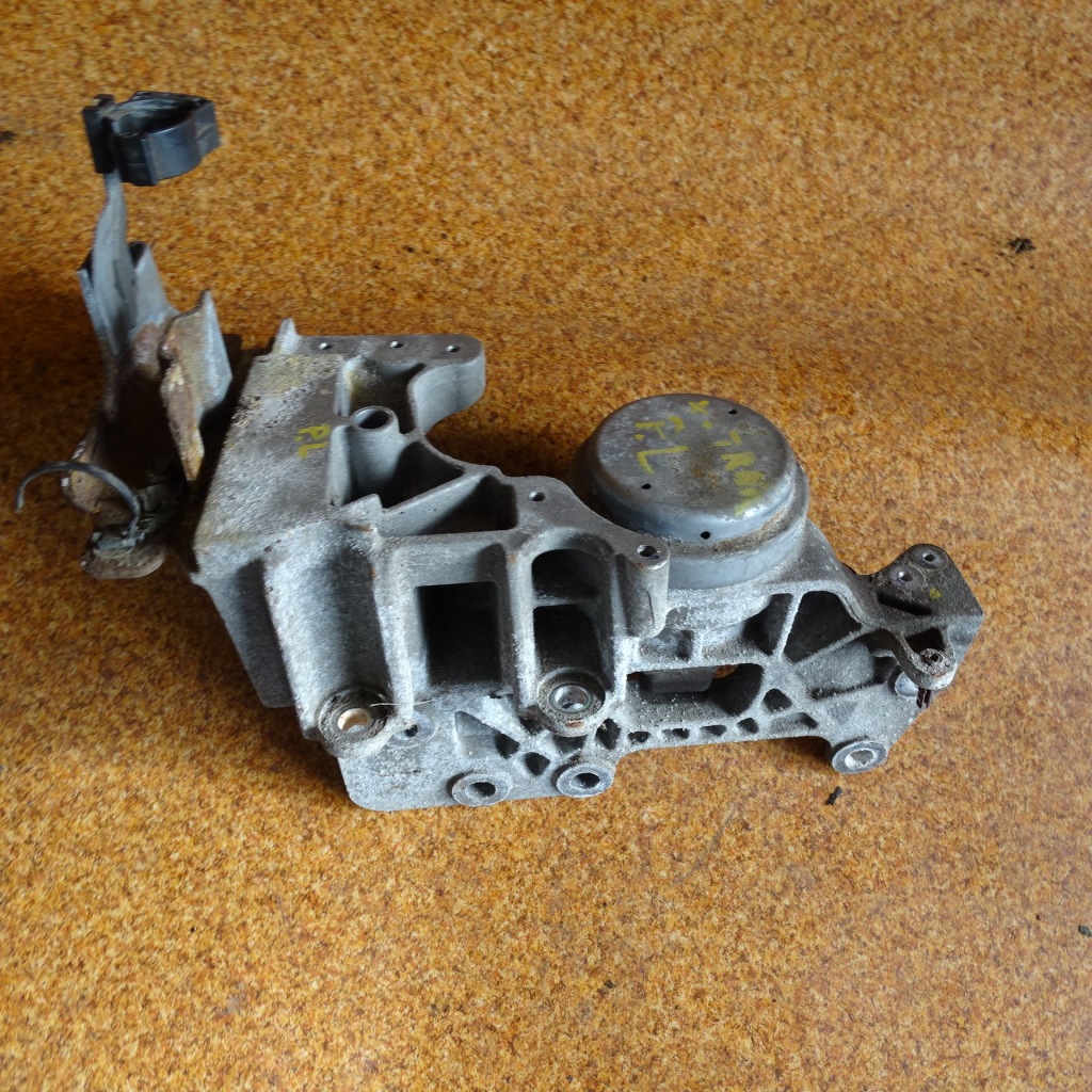 фото №1, Nissan x-trail t31 09r основа кронштейн 2,0dcivvvv