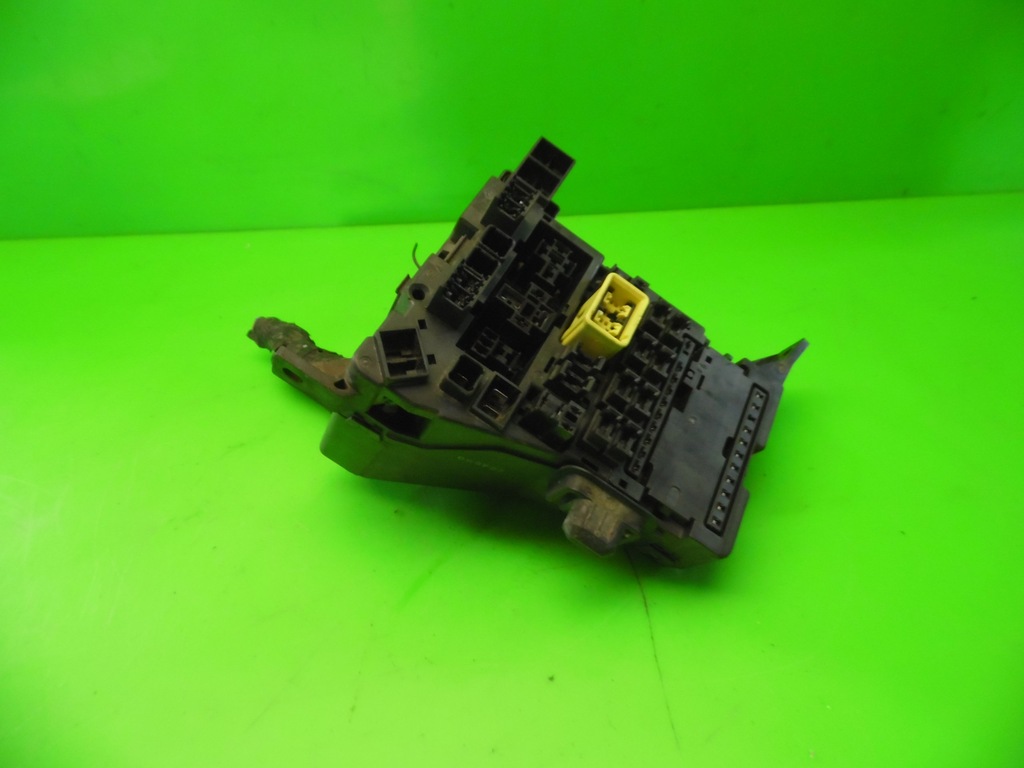 фото №4, Коробка запобіжників mitsubishi space runner ii