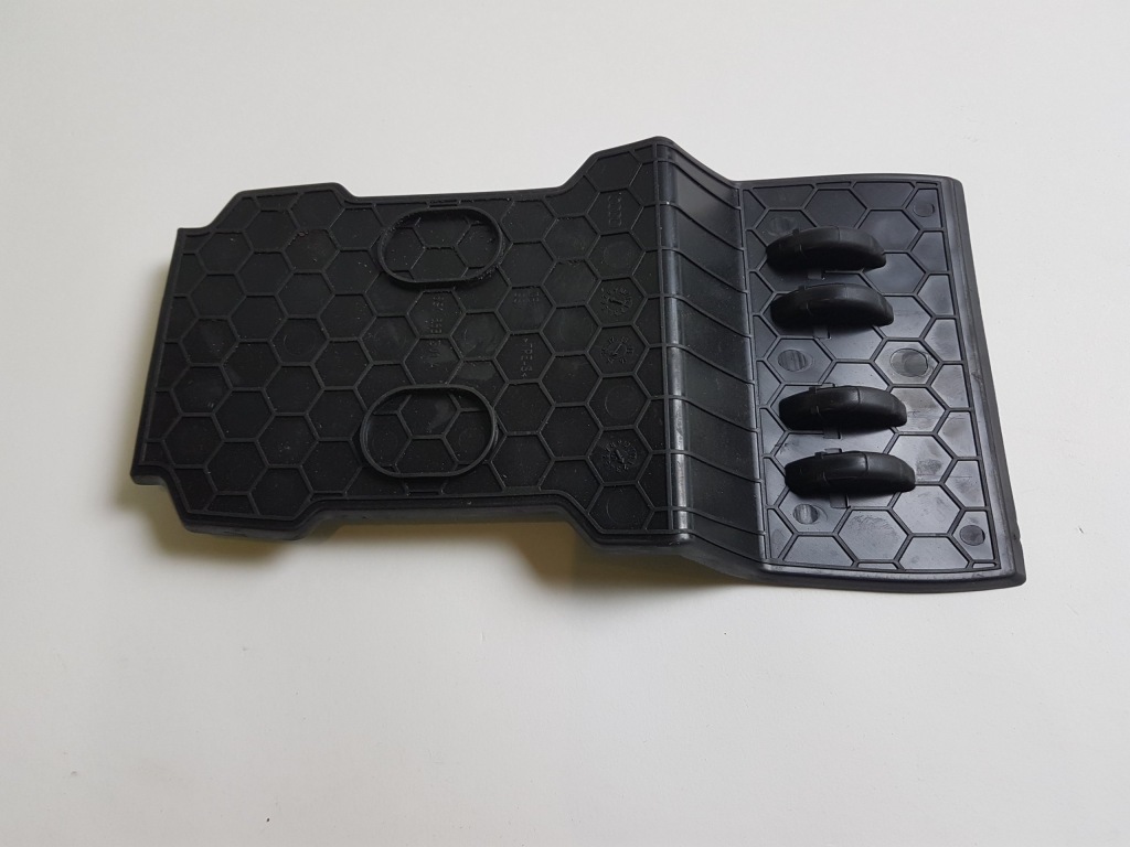 фото №2, Audi tt 8s вкладка бардачка 8s0863301a