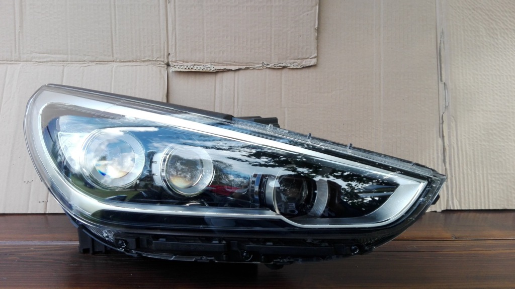 Купить Hyundai i30 новый model правый  фара full led 2017